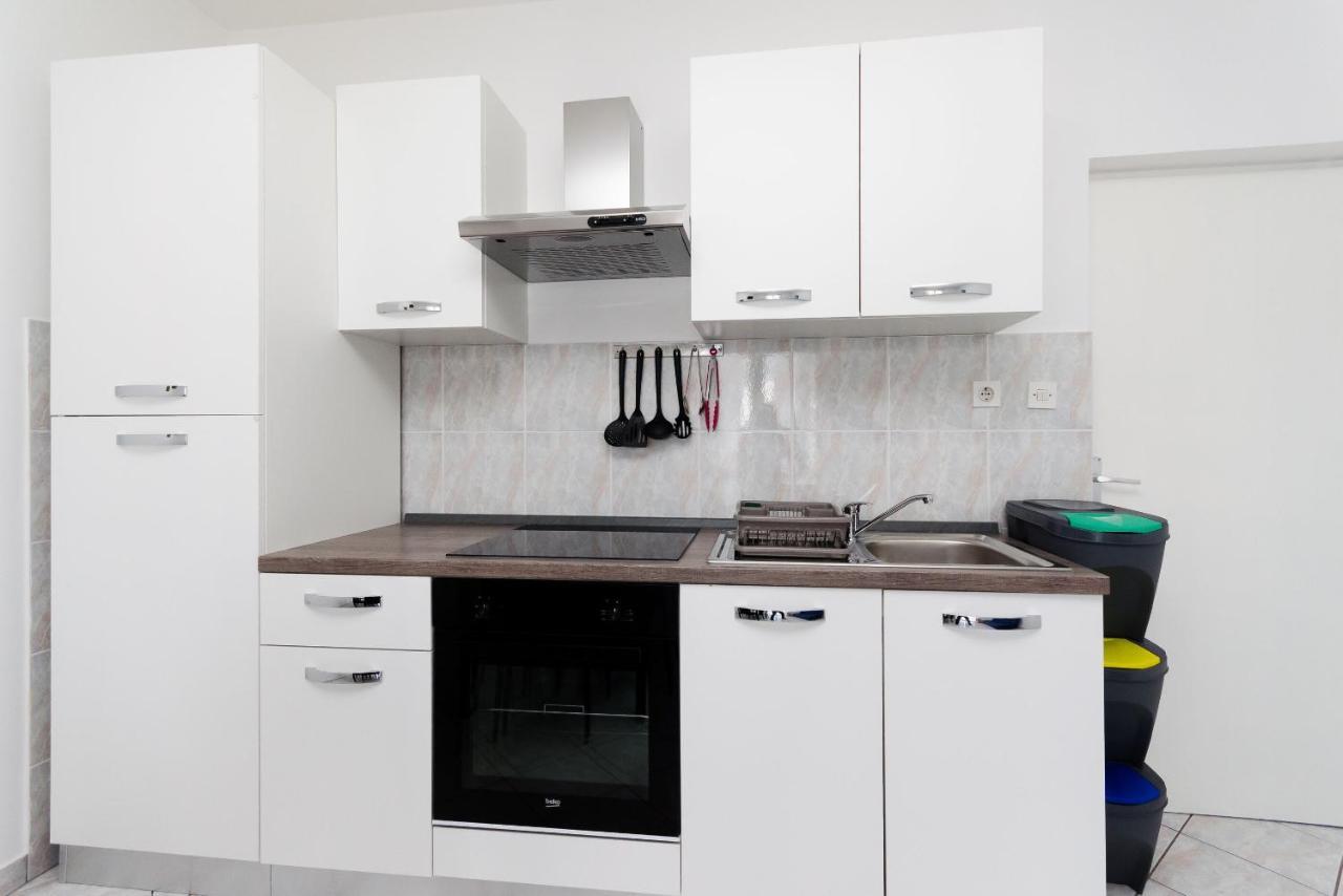 Apartments Luka 수페타르스카 드라가 외부 사진